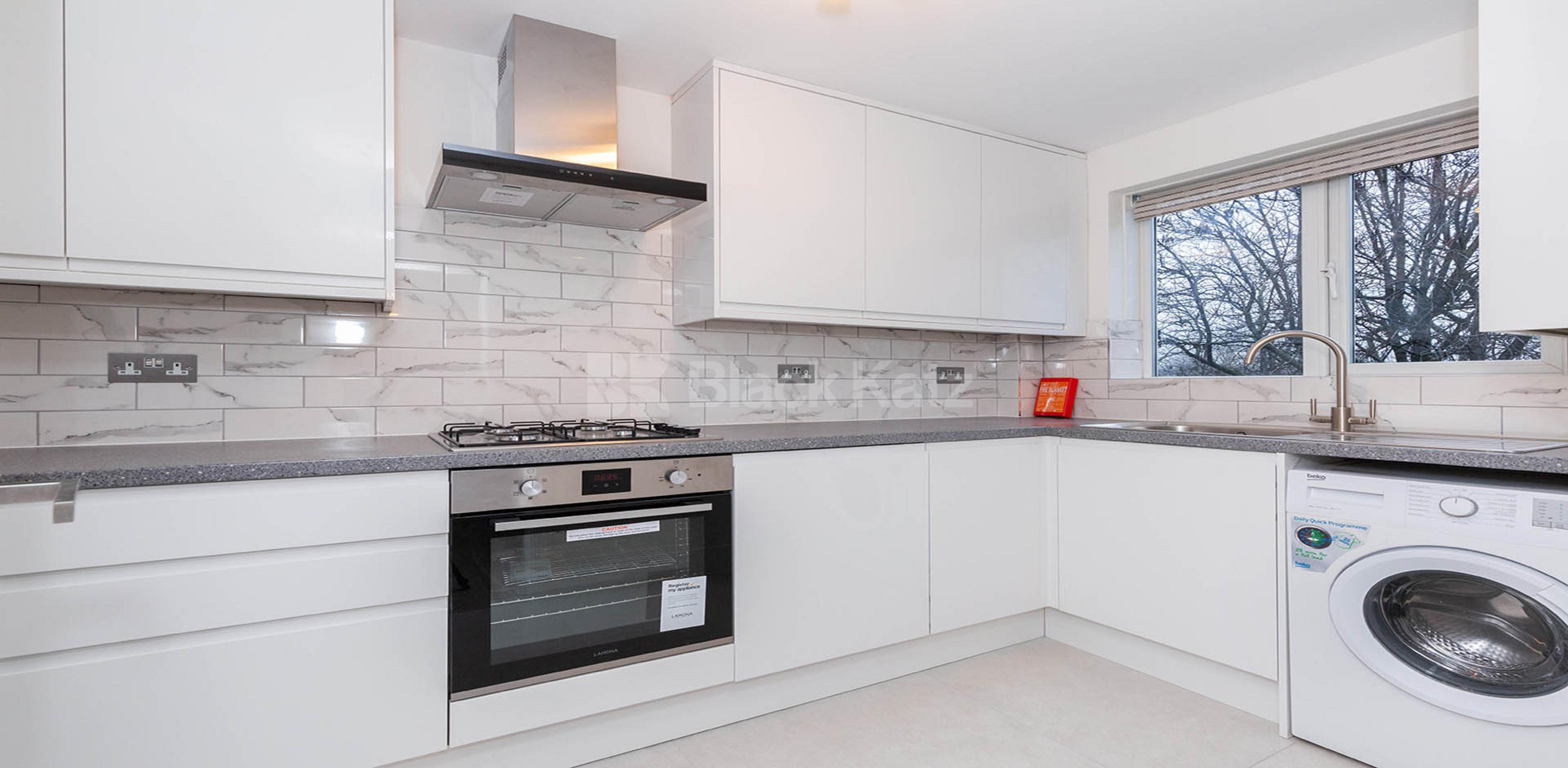 			REFURBISHED TWO BEDROOM PROPERTY , 2 Bedroom, 1 bath, 1 reception Flat			 Adolphus Road, FINSBURY PARK-MANOR HOUSE N4